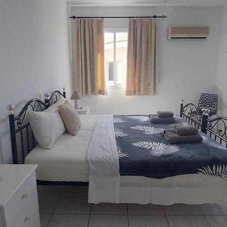 Spacious 2 Bedroom Apartment Peyia Luaran gambar