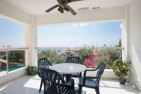 Spacious 2 Bedroom Apartment Peyia Luaran gambar